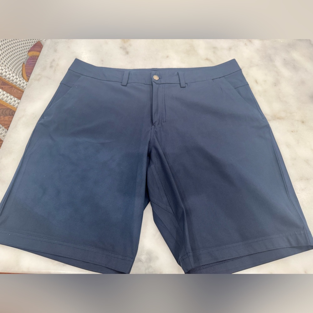 Men’s Lululemon Classic Fit Short 9” size 38 - navy
